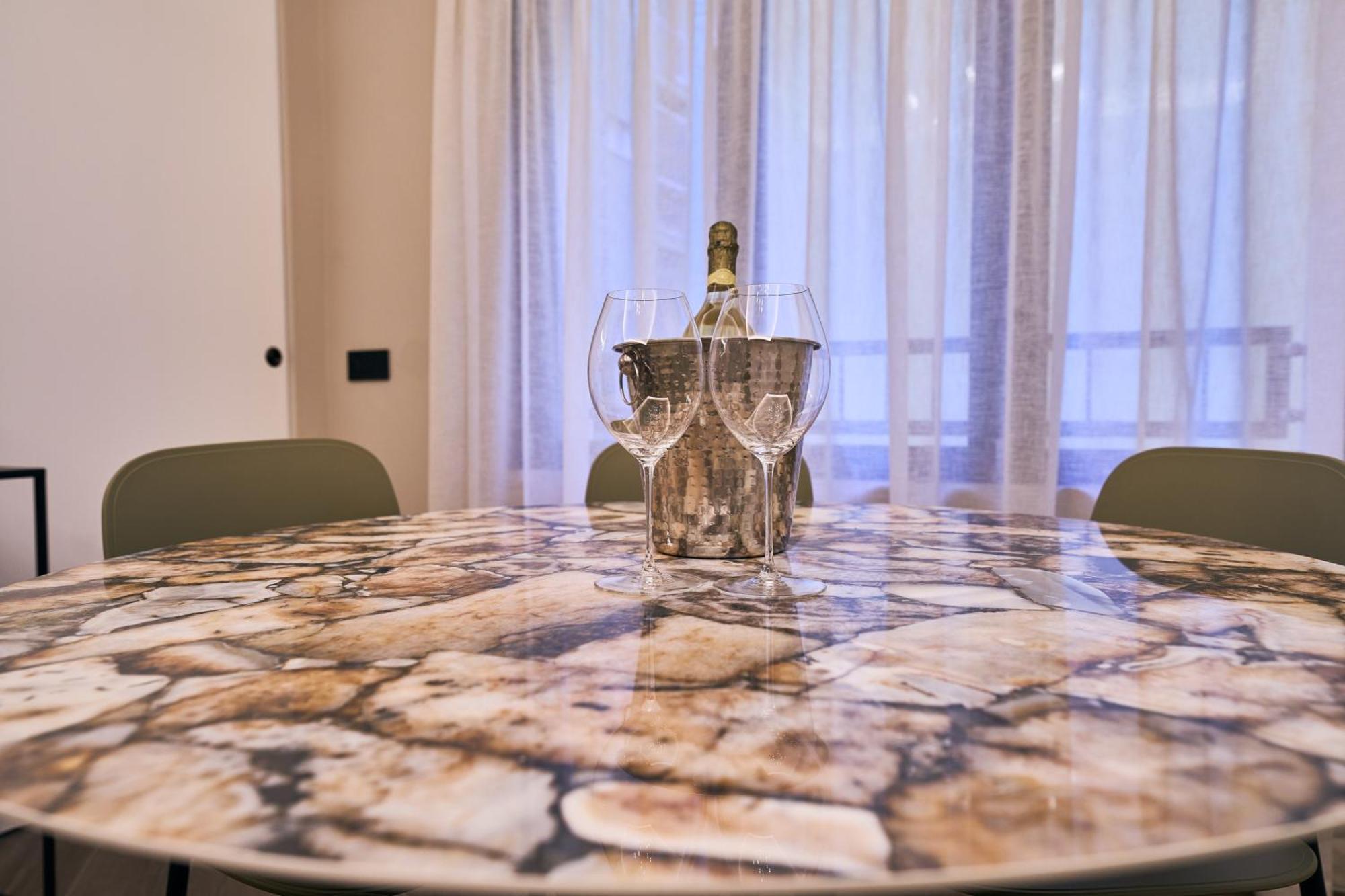 Van Gogh Golden House Next To Duomo ミラノ エクステリア 写真